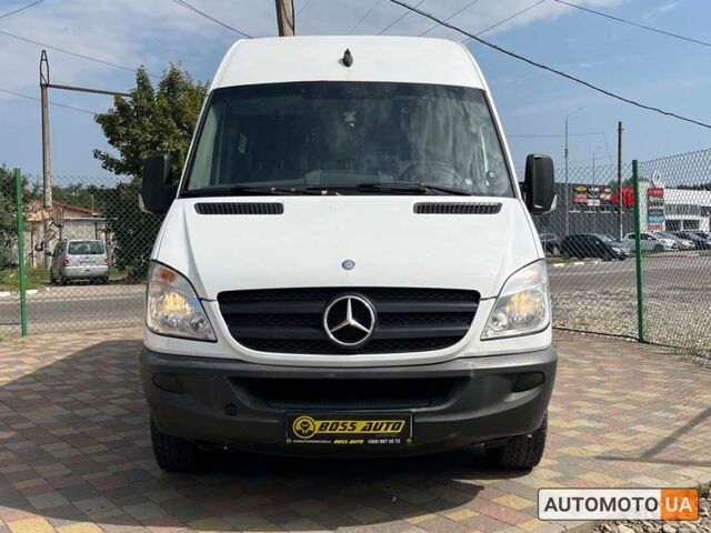 Белый Мерседес Sprinter, объемом двигателя 2.2 л и пробегом 298 тыс. км за 14500 $, фото 1 на Automoto.ua