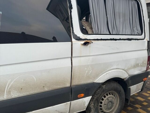 Белый Мерседес Sprinter, объемом двигателя 0 л и пробегом 2 тыс. км за 5906 $, фото 4 на Automoto.ua