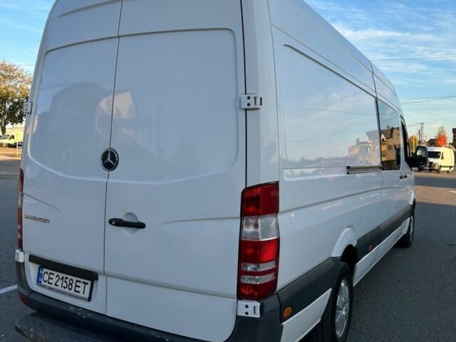 Белый Мерседес Sprinter, объемом двигателя 2.1 л и пробегом 460 тыс. км за 21904 $, фото 3 на Automoto.ua