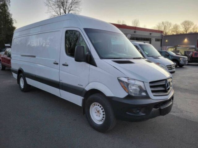 Белый Мерседес Sprinter, объемом двигателя 2.1 л и пробегом 76 тыс. км за 8500 $, фото 2 на Automoto.ua