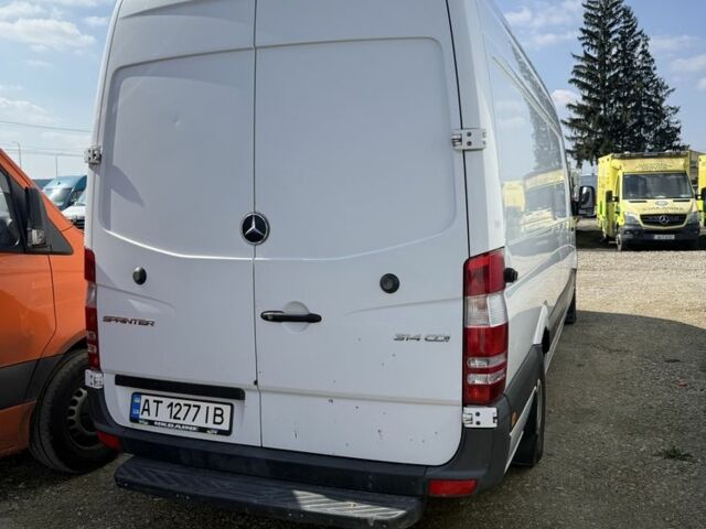 Белый Мерседес Sprinter, объемом двигателя 2.1 л и пробегом 450 тыс. км за 16900 $, фото 3 на Automoto.ua
