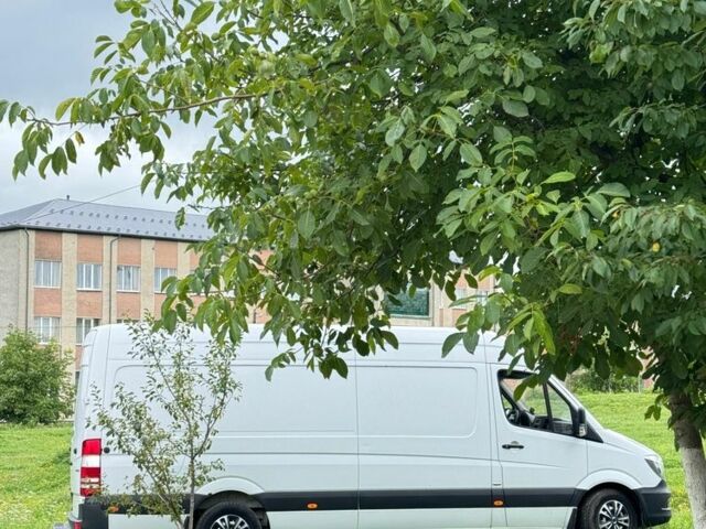Белый Мерседес Sprinter, объемом двигателя 2.1 л и пробегом 450 тыс. км за 16900 $, фото 5 на Automoto.ua