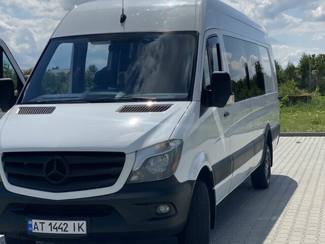 Белый Мерседес Sprinter, объемом двигателя 3 л и пробегом 660 тыс. км за 36468 $, фото 3 на Automoto.ua