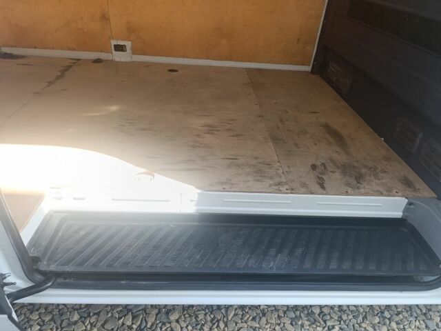 Белый Мерседес Sprinter, объемом двигателя 2.1 л и пробегом 384 тыс. км за 17800 $, фото 10 на Automoto.ua