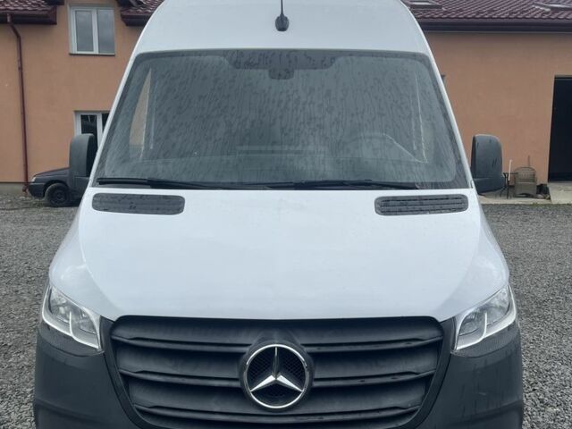 Белый Мерседес Sprinter, объемом двигателя 2.2 л и пробегом 400 тыс. км за 23000 $, фото 1 на Automoto.ua