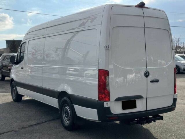 Белый Мерседес Sprinter, объемом двигателя 0 л и пробегом 38 тыс. км за 12000 $, фото 2 на Automoto.ua