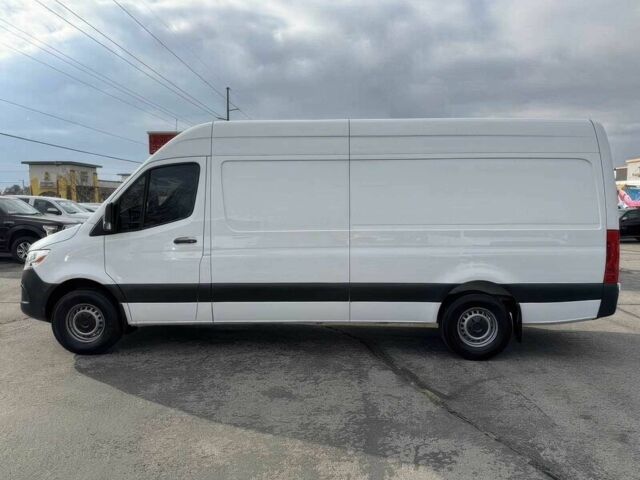 Белый Мерседес Sprinter, объемом двигателя 0 л и пробегом 38 тыс. км за 12000 $, фото 1 на Automoto.ua