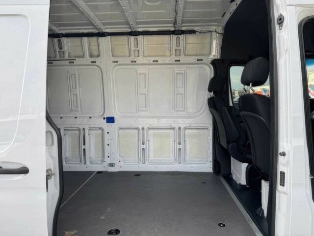 Белый Мерседес Sprinter, объемом двигателя 0 л и пробегом 38 тыс. км за 12000 $, фото 6 на Automoto.ua
