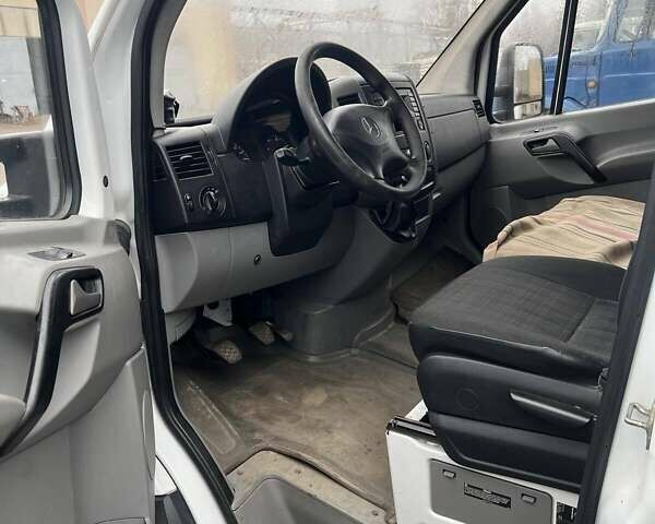 Белый Мерседес Sprinter, объемом двигателя 2.1 л и пробегом 205 тыс. км за 45000 $, фото 1 на Automoto.ua