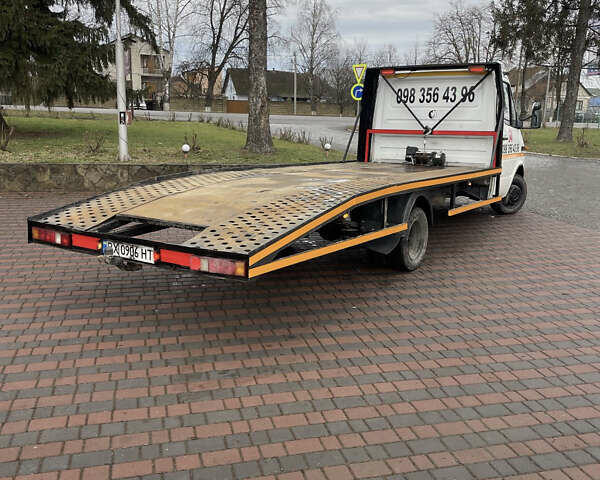 Белый Мерседес Sprinter, объемом двигателя 2.2 л и пробегом 350 тыс. км за 14999 $, фото 3 на Automoto.ua