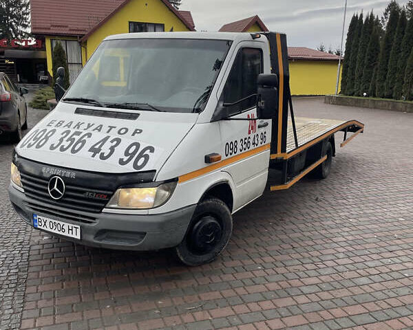 Белый Мерседес Sprinter, объемом двигателя 2.2 л и пробегом 350 тыс. км за 14999 $, фото 1 на Automoto.ua