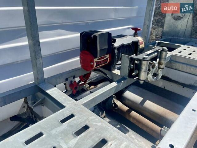 Мерседес Sprinter 2002 у Вінниці на Automoto.ua Білий Мерседес Sprinter, об'ємом двигуна 2.69 л та пробігом 468 тис. км за 16900 $, фото 7 на Automoto.ua