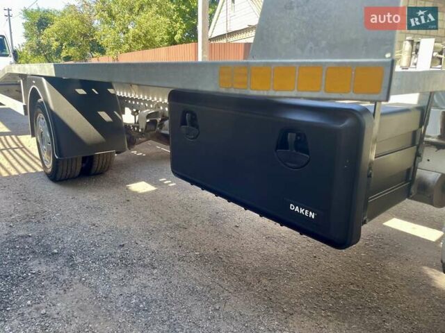 Мерседес Sprinter 2002 у Вінниці на Automoto.ua Білий Мерседес Sprinter, об'ємом двигуна 2.69 л та пробігом 468 тис. км за 16900 $, фото 12 на Automoto.ua