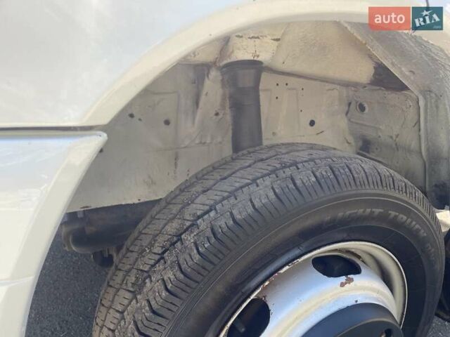 Мерседес Sprinter 2002 у Вінниці на Automoto.ua Білий Мерседес Sprinter, об'ємом двигуна 2.69 л та пробігом 468 тис. км за 16900 $, фото 5 на Automoto.ua