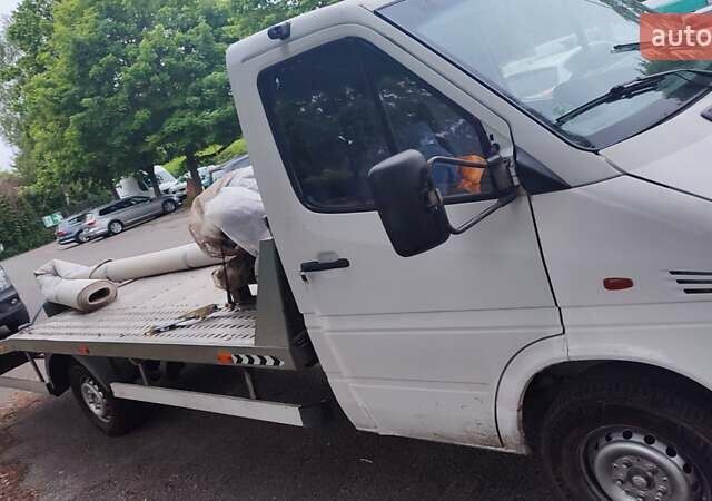 Белый Мерседес Sprinter, объемом двигателя 2.7 л и пробегом 805 тыс. км за 11000 $, фото 2 на Automoto.ua