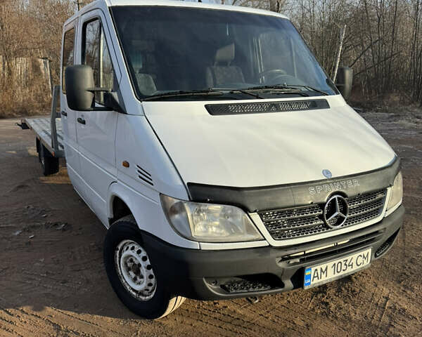 Белый Мерседес Sprinter, объемом двигателя 2.15 л и пробегом 376 тыс. км за 12000 $, фото 1 на Automoto.ua