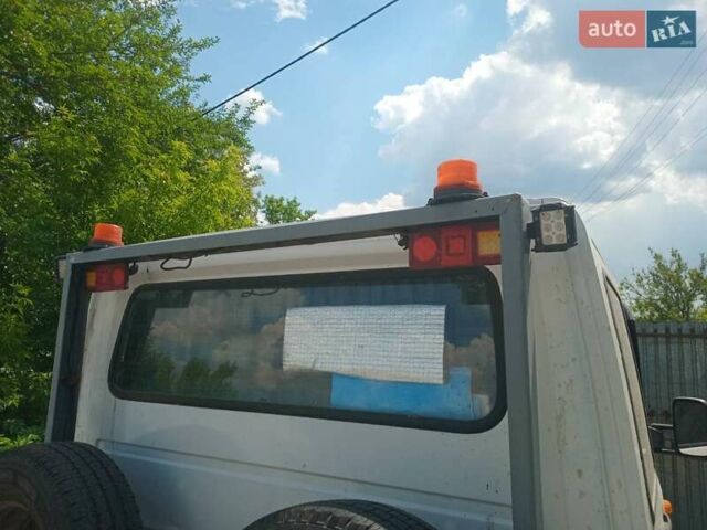 Белый Мерседес Sprinter, объемом двигателя 2.69 л и пробегом 480 тыс. км за 14650 $, фото 3 на Automoto.ua