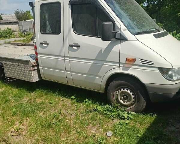 Белый Мерседес Sprinter, объемом двигателя 2.69 л и пробегом 480 тыс. км за 14650 $, фото 7 на Automoto.ua