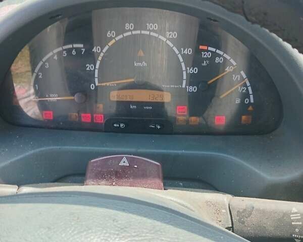 Белый Мерседес Sprinter, объемом двигателя 2.69 л и пробегом 480 тыс. км за 14650 $, фото 1 на Automoto.ua