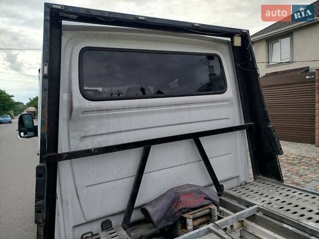 Белый Мерседес Sprinter, объемом двигателя 2.2 л и пробегом 340 тыс. км за 18100 $, фото 3 на Automoto.ua