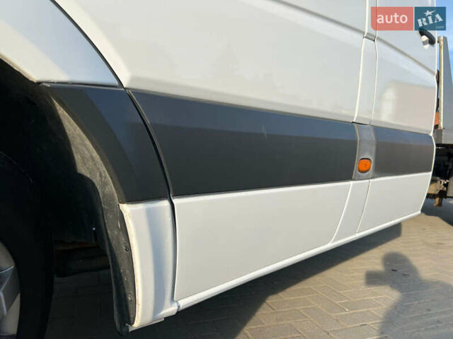 Белый Мерседес Sprinter, объемом двигателя 3 л и пробегом 550 тыс. км за 18700 $, фото 4 на Automoto.ua