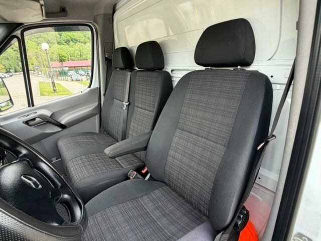 Белый Мерседес Sprinter, объемом двигателя 2.2 л и пробегом 360 тыс. км за 22500 $, фото 36 на Automoto.ua