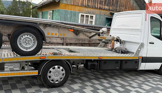 Белый Мерседес Sprinter, объемом двигателя 2.2 л и пробегом 346 тыс. км за 29000 $, фото 3 на Automoto.ua