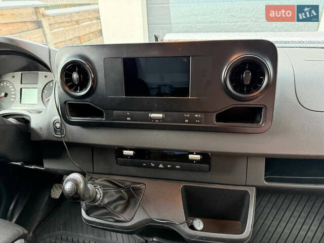 Белый Мерседес Sprinter, объемом двигателя 2.2 л и пробегом 370 тыс. км за 29000 $, фото 10 на Automoto.ua