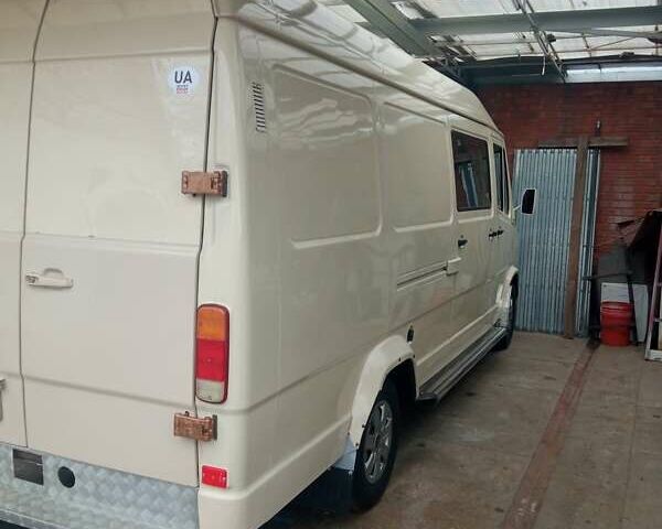 Белый Мерседес Sprinter, объемом двигателя 2.9 л и пробегом 500 тыс. км за 6500 $, фото 6 на Automoto.ua