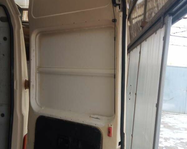Белый Мерседес Sprinter, объемом двигателя 2.9 л и пробегом 500 тыс. км за 6500 $, фото 9 на Automoto.ua