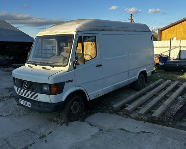 Білий Мерседес Sprinter, об'ємом двигуна 2.3 л та пробігом 280 тис. км за 5000 $, фото 3 на Automoto.ua