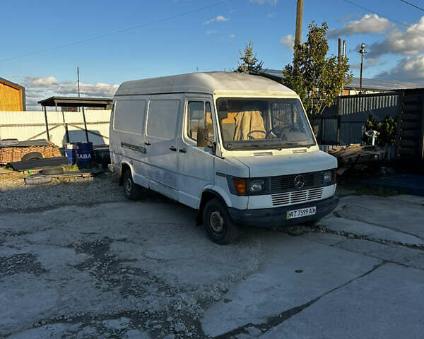 Білий Мерседес Sprinter, об'ємом двигуна 2.3 л та пробігом 280 тис. км за 5000 $, фото 4 на Automoto.ua