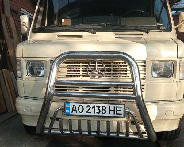 Белый Мерседес Sprinter, объемом двигателя 2.9 л и пробегом 500 тыс. км за 6500 $, фото 1 на Automoto.ua