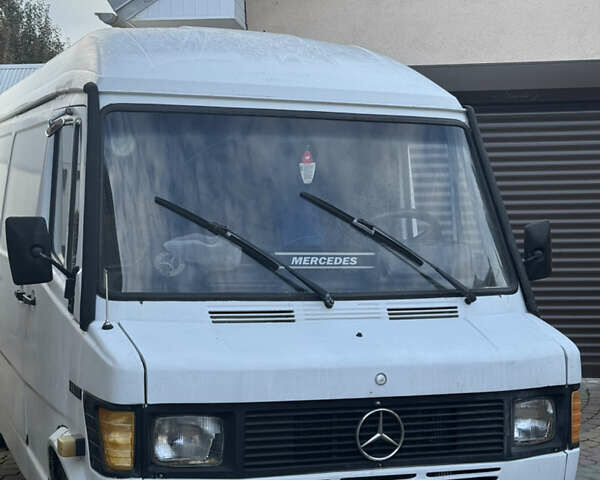 Мерседес Sprinter 1995 в Коломые на Automoto.ua Белый Мерседес Sprinter, объемом двигателя 2.5 л и пробегом 256 тыс. км за 3400 $, фото 5 на Automoto.ua