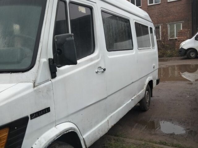 Білий Мерседес Sprinter, об'ємом двигуна 2.9 л та пробігом 905 тис. км за 1700 $, фото 2 на Automoto.ua