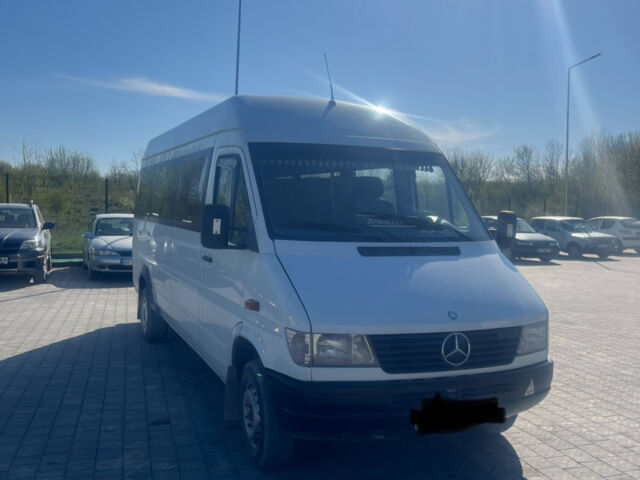 Белый Мерседес Sprinter, объемом двигателя 2.3 л и пробегом 400 тыс. км за 4900 $, фото 8 на Automoto.ua