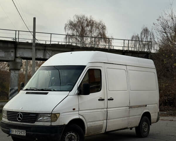 Белый Мерседес Sprinter, объемом двигателя 2.3 л и пробегом 300 тыс. км за 2999 $, фото 14 на Automoto.ua