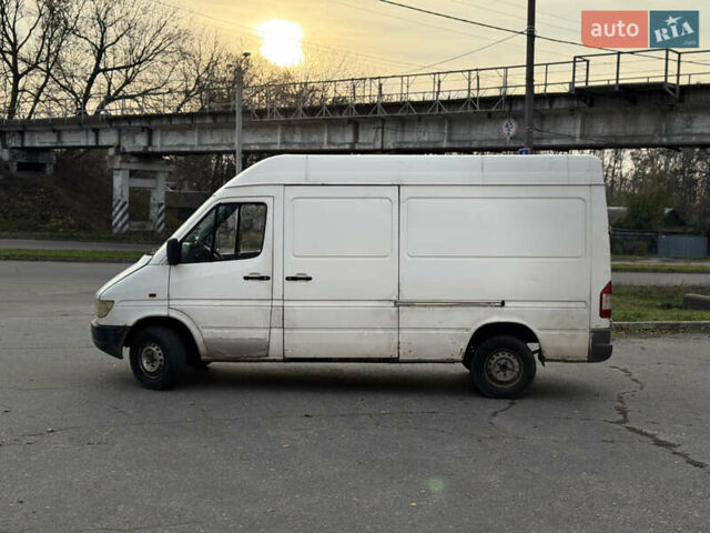 Белый Мерседес Sprinter, объемом двигателя 2.3 л и пробегом 300 тыс. км за 2999 $, фото 7 на Automoto.ua