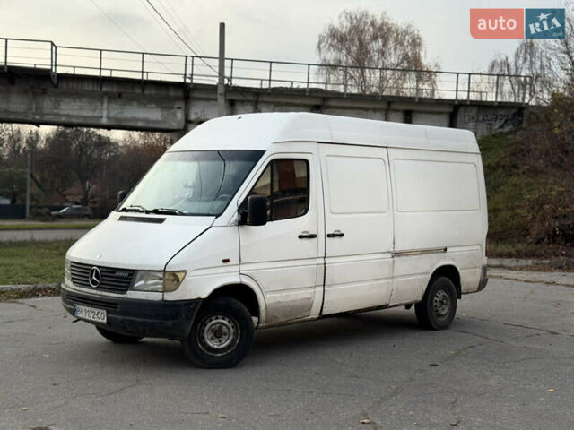 Белый Мерседес Sprinter, объемом двигателя 2.3 л и пробегом 300 тыс. км за 2999 $, фото 8 на Automoto.ua