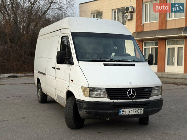 Белый Мерседес Sprinter, объемом двигателя 2.3 л и пробегом 300 тыс. км за 2999 $, фото 11 на Automoto.ua