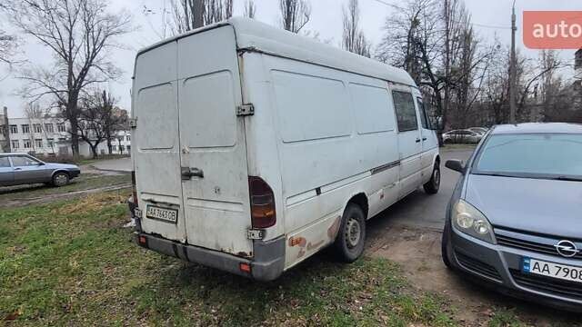 Белый Мерседес Sprinter, объемом двигателя 2.9 л и пробегом 600 тыс. км за 4799 $, фото 3 на Automoto.ua