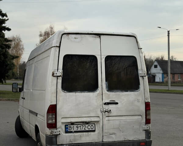 Белый Мерседес Sprinter, объемом двигателя 2.3 л и пробегом 300 тыс. км за 2999 $, фото 5 на Automoto.ua