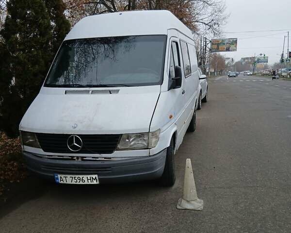 Белый Мерседес Sprinter, объемом двигателя 2.87 л и пробегом 653 тыс. км за 3300 $, фото 6 на Automoto.ua