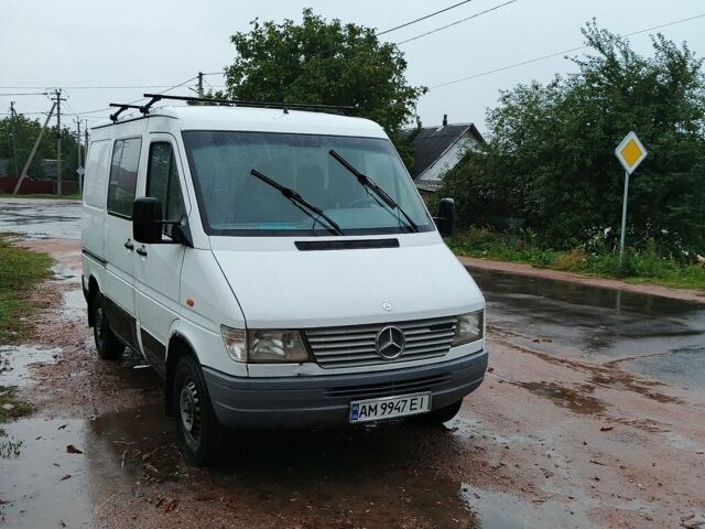 Белый Мерседес Sprinter, объемом двигателя 2 л и пробегом 670 тыс. км за 3800 $, фото 1 на Automoto.ua