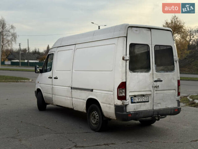 Белый Мерседес Sprinter, объемом двигателя 2.3 л и пробегом 300 тыс. км за 2999 $, фото 6 на Automoto.ua
