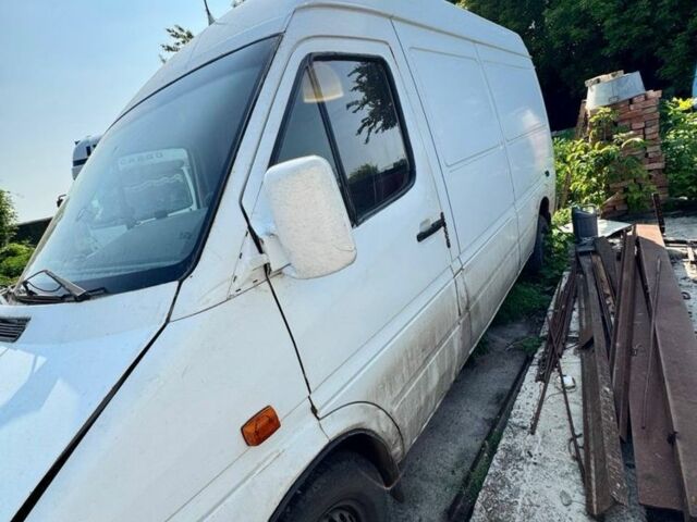 Білий Мерседес Sprinter, об'ємом двигуна 2.9 л та пробігом 120 тис. км за 4000 $, фото 2 на Automoto.ua
