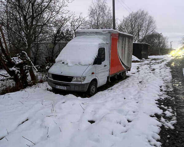 Белый Мерседес Sprinter, объемом двигателя 2.3 л и пробегом 360 тыс. км за 5400 $, фото 6 на Automoto.ua