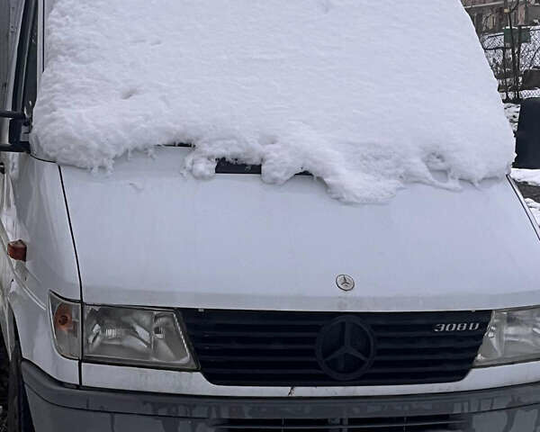 Белый Мерседес Sprinter, объемом двигателя 2.3 л и пробегом 360 тыс. км за 5400 $, фото 5 на Automoto.ua