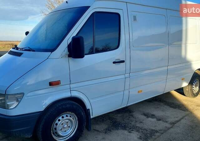 Белый Мерседес Sprinter, объемом двигателя 2.9 л и пробегом 590 тыс. км за 7700 $, фото 8 на Automoto.ua