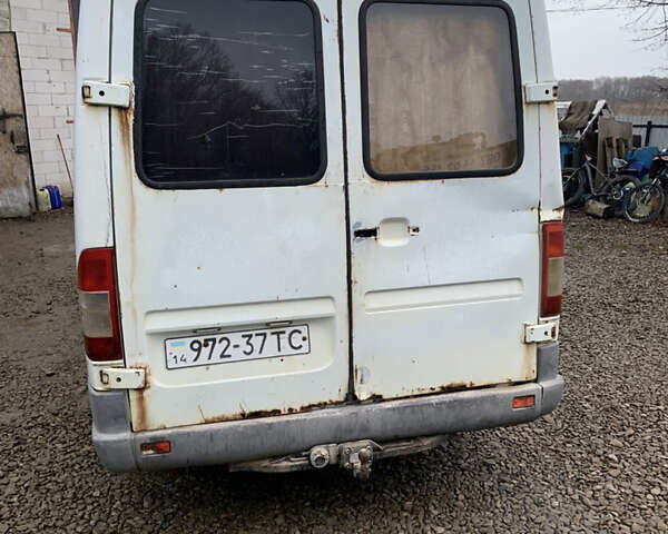Белый Мерседес Sprinter, объемом двигателя 2.9 л и пробегом 497 тыс. км за 3300 $, фото 6 на Automoto.ua
